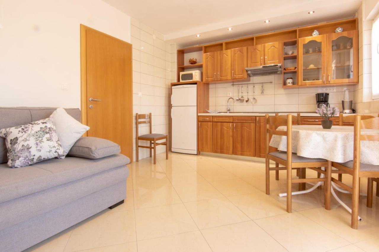 Baskovic Apartment *