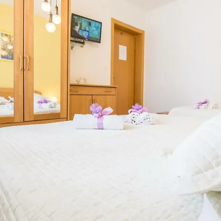 Apartments Baskovic Promajna Exterior photo